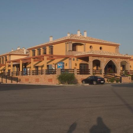 Hotel-Restaurante Cerrillo San Marcos Diezma ภายนอก รูปภาพ