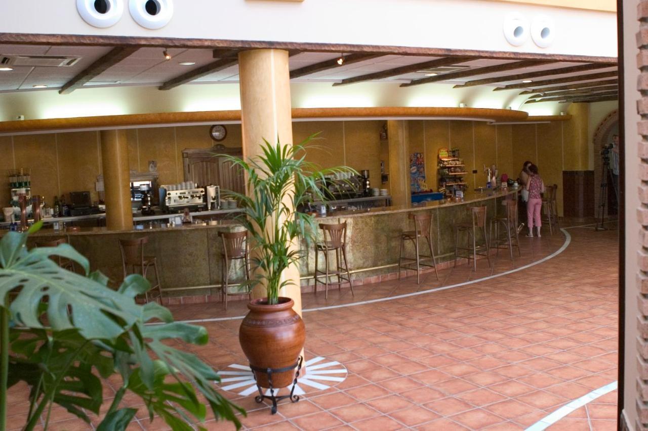 Hotel-Restaurante Cerrillo San Marcos Diezma ภายนอก รูปภาพ