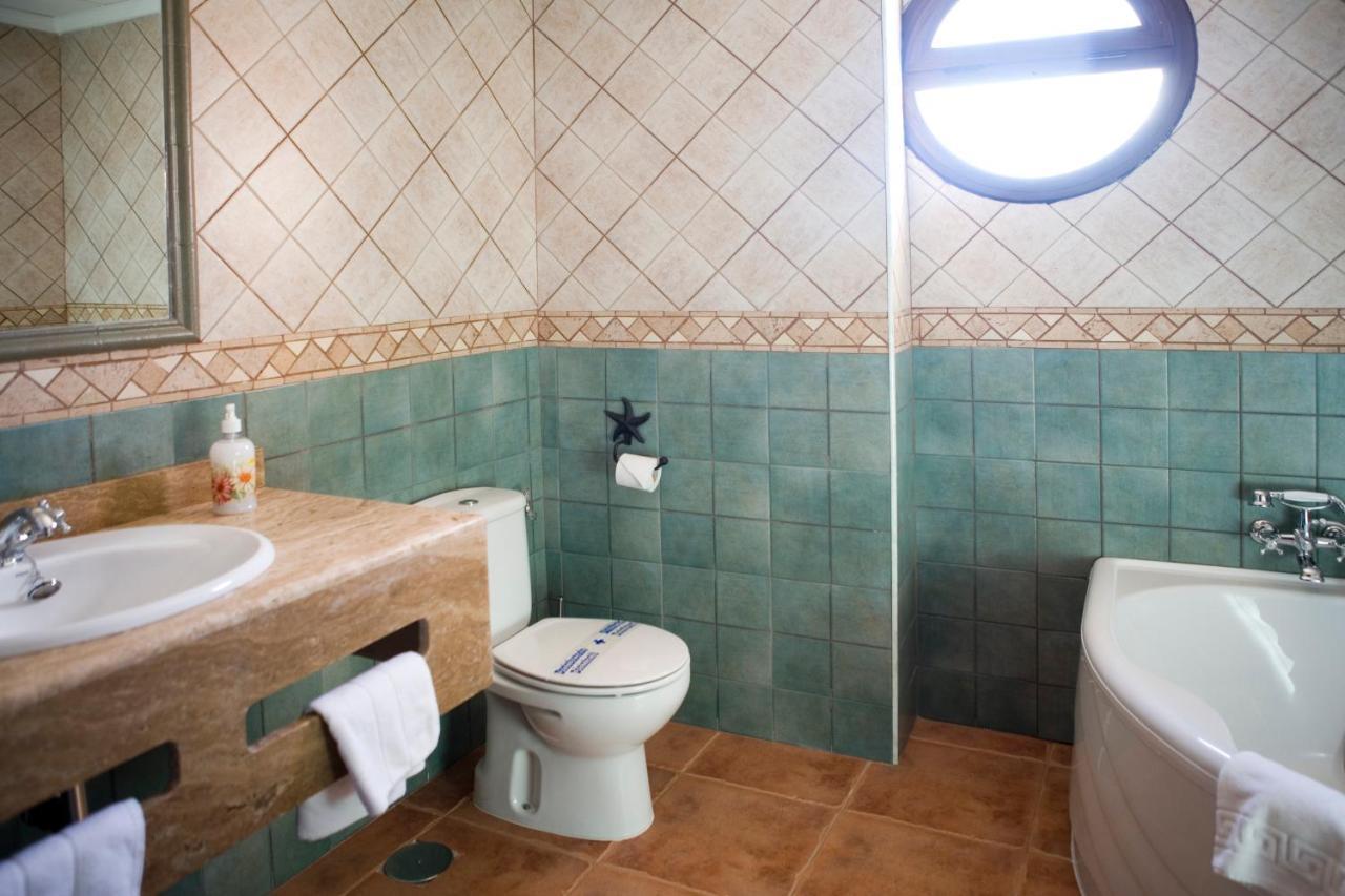 Hotel-Restaurante Cerrillo San Marcos Diezma ภายนอก รูปภาพ