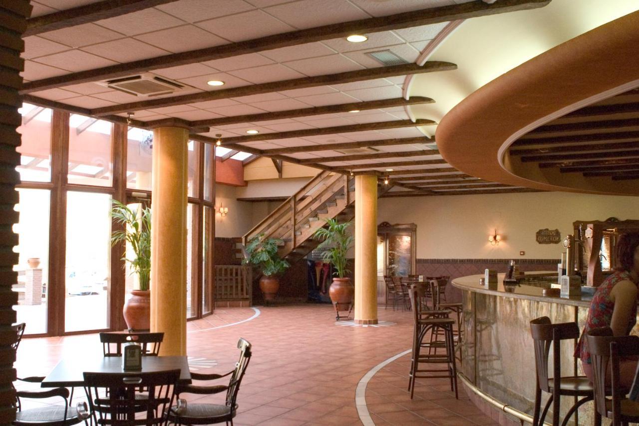 Hotel-Restaurante Cerrillo San Marcos Diezma ภายนอก รูปภาพ