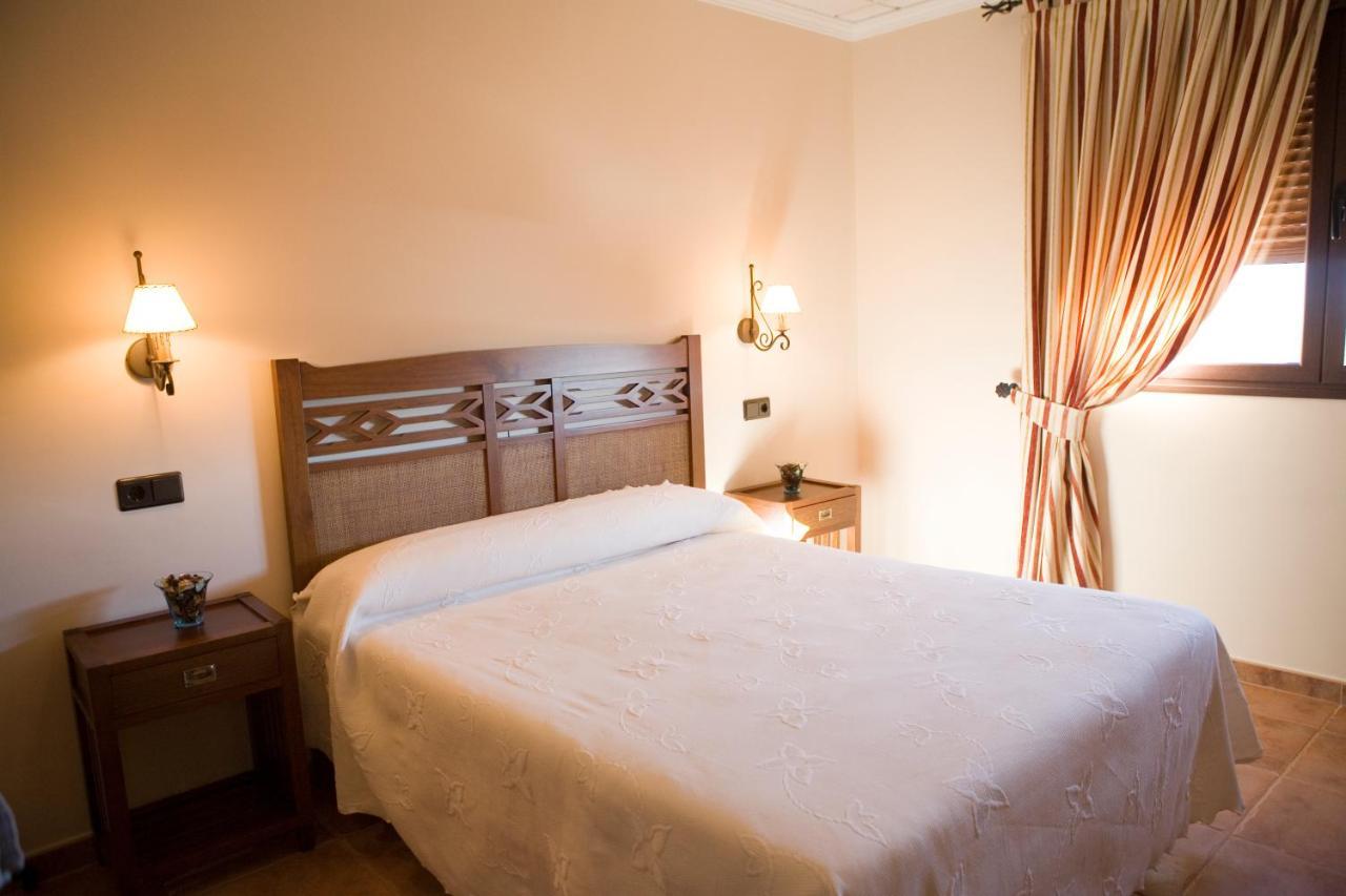 Hotel-Restaurante Cerrillo San Marcos Diezma ภายนอก รูปภาพ