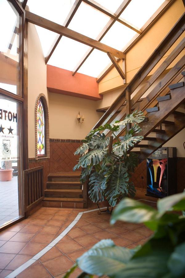 Hotel-Restaurante Cerrillo San Marcos Diezma ภายนอก รูปภาพ